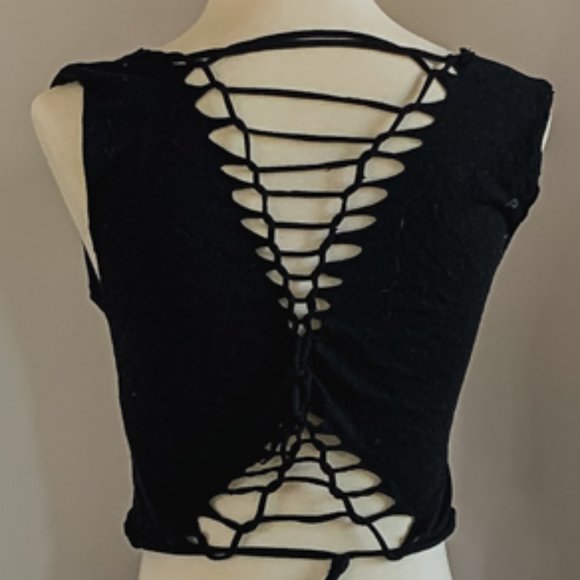 Kindness Matters Graphic Altered Crop XS - Picture 4 of 4